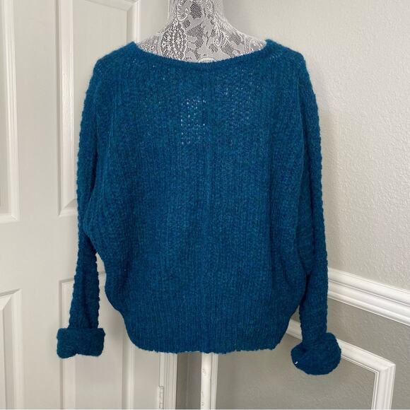 FREE PEOPLE Womens Alpaca Wool V-Neck Oversized Knit Crop Sweater Top Size XS - Picture 4 of 10